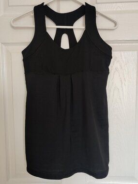 Old Navy activewear top with shelf bra